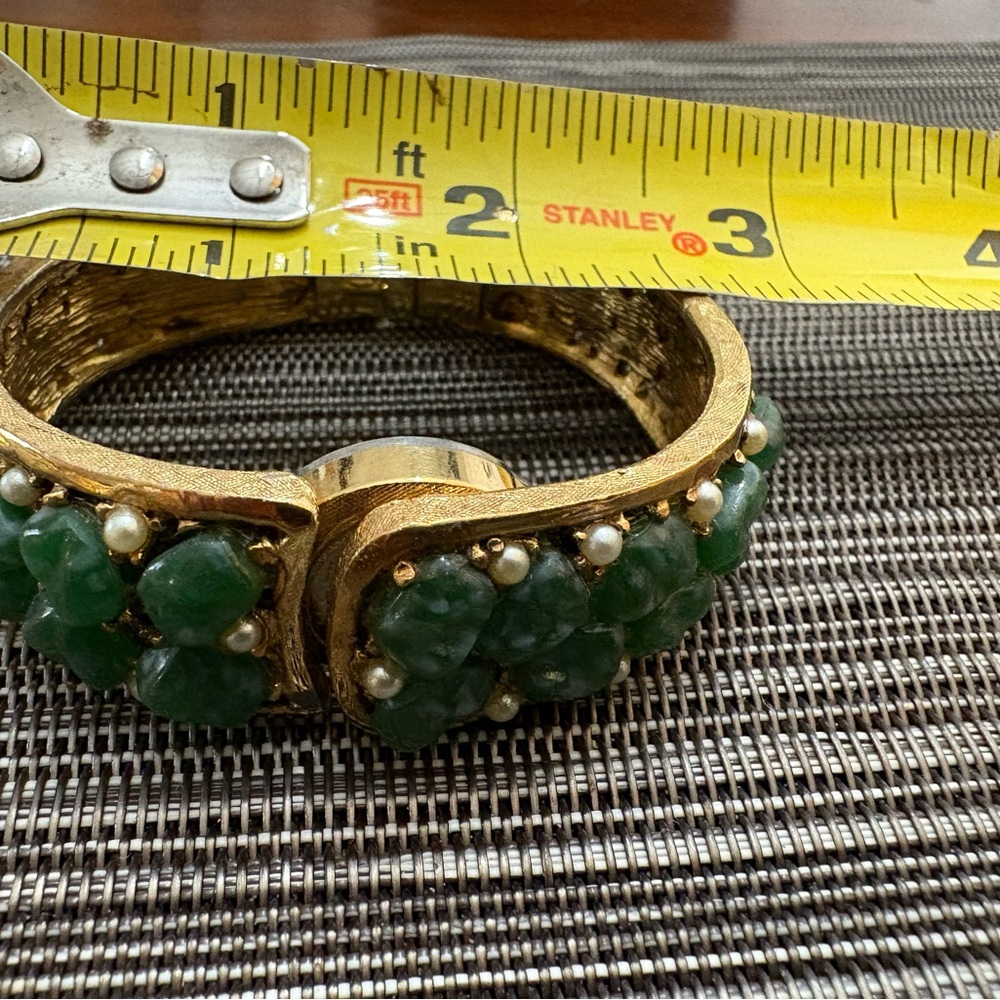 Elegant Gold and Green Bracelet